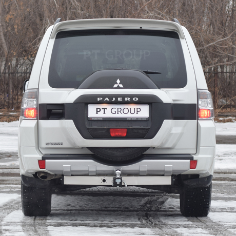 ТСУ /съемный квадрат/ с НЕРЖ накладкой MITSUBISHI Pajero 1999-н.в. купить недорого с доставкой в Красногорск
