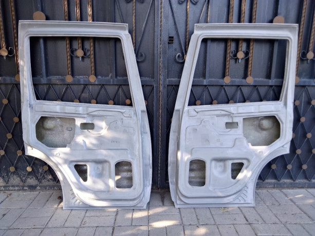 Задняя боковая дверь левая стеклопластиковая для Chevrolet Niv@ купить недорого с доставкой в Красногорск