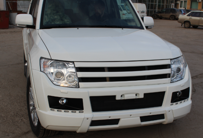 Решетка радиатора "Broomer Design" var №2 для Mitsubishi Pajero 4 (2006-2015) купить недорого с доставкой в Красногорск