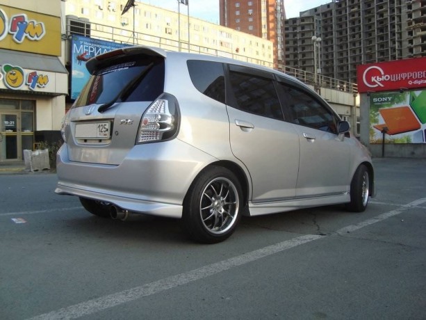 Накладки на пороги "Modulo" Honda Fit купить недорого с доставкой в Красногорск