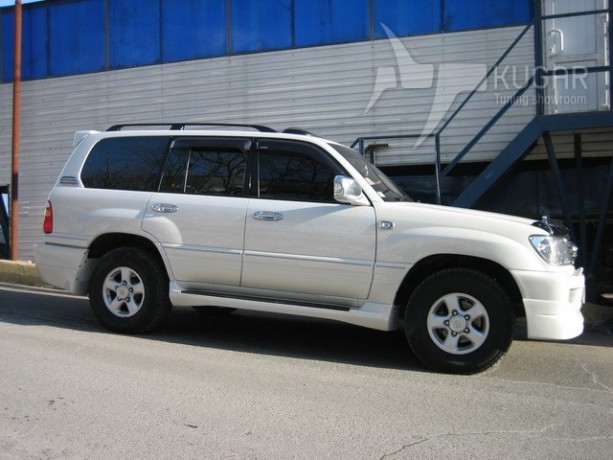 Накладки на пороги (сток) Toyota Land Cruiser 100 купить недорого с доставкой в Красногорск